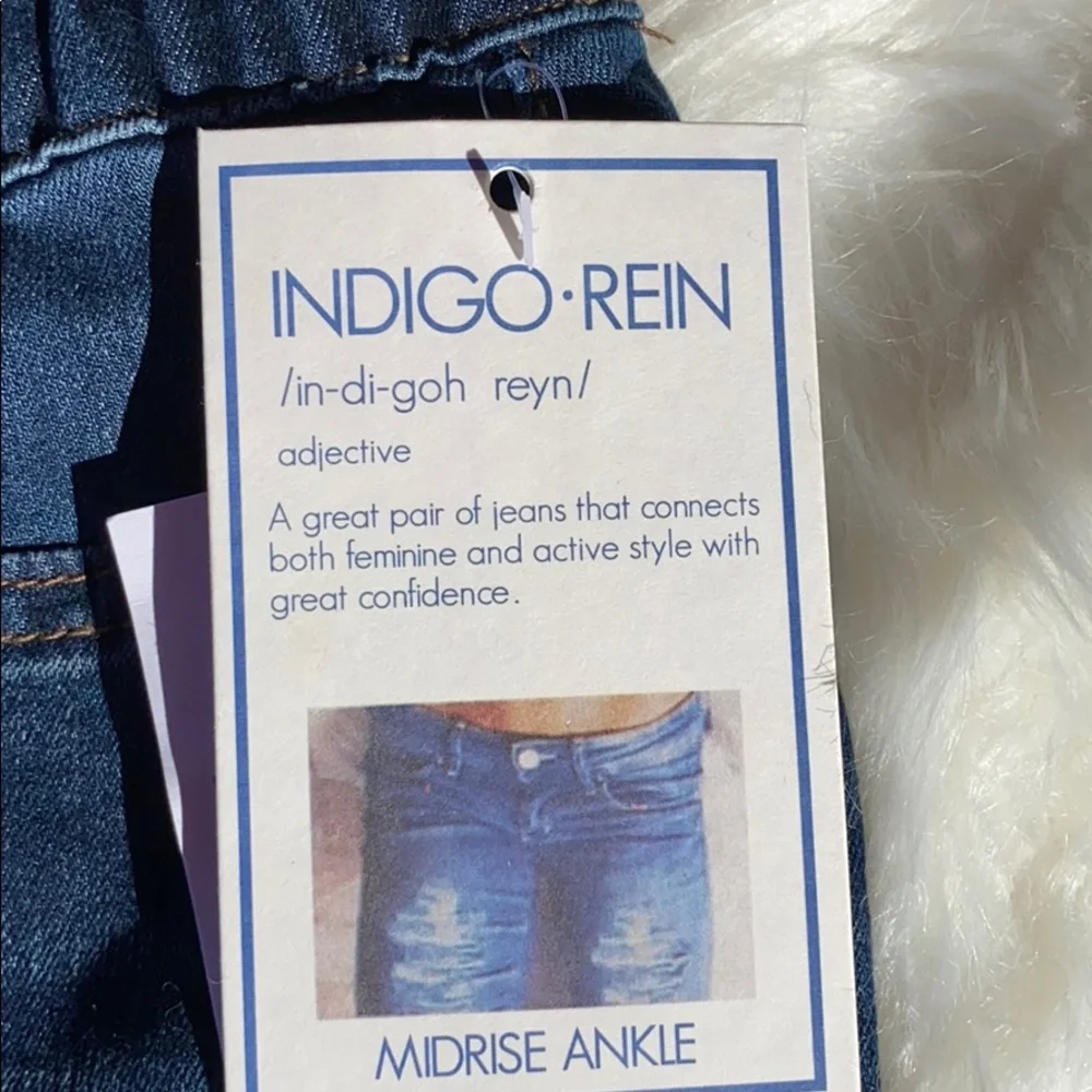 NWT Juniors’ Indigo Rein Mid-Rise Pull-On Jeggings